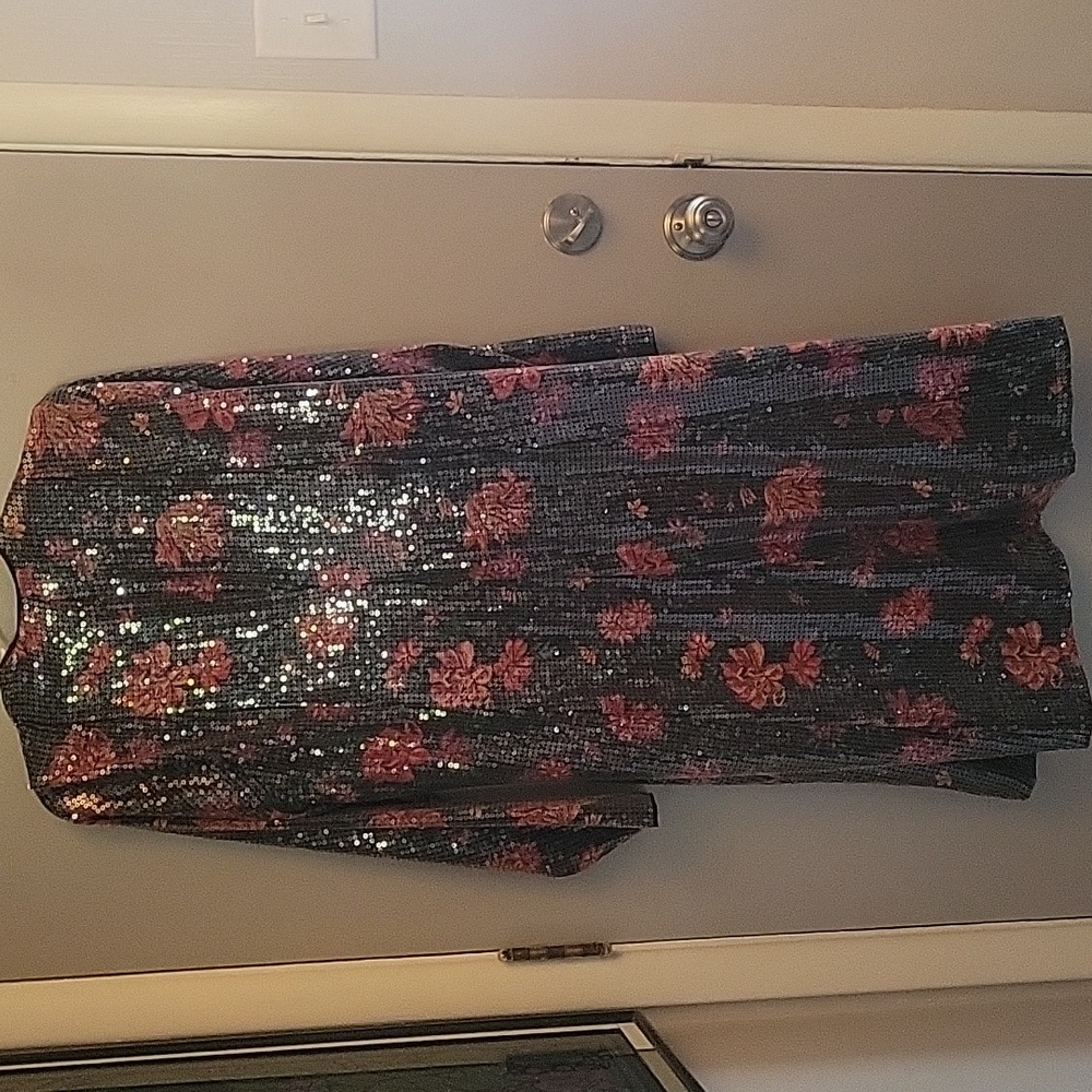 Satin lined sequin floral evening jacket by Torrid, Size 0 or L/XL - Picture 6 of 6